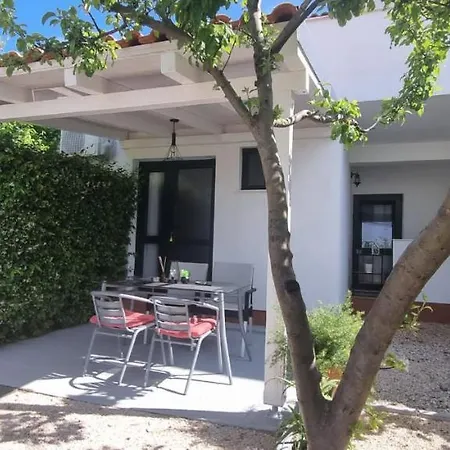Apartman Stura 1 *